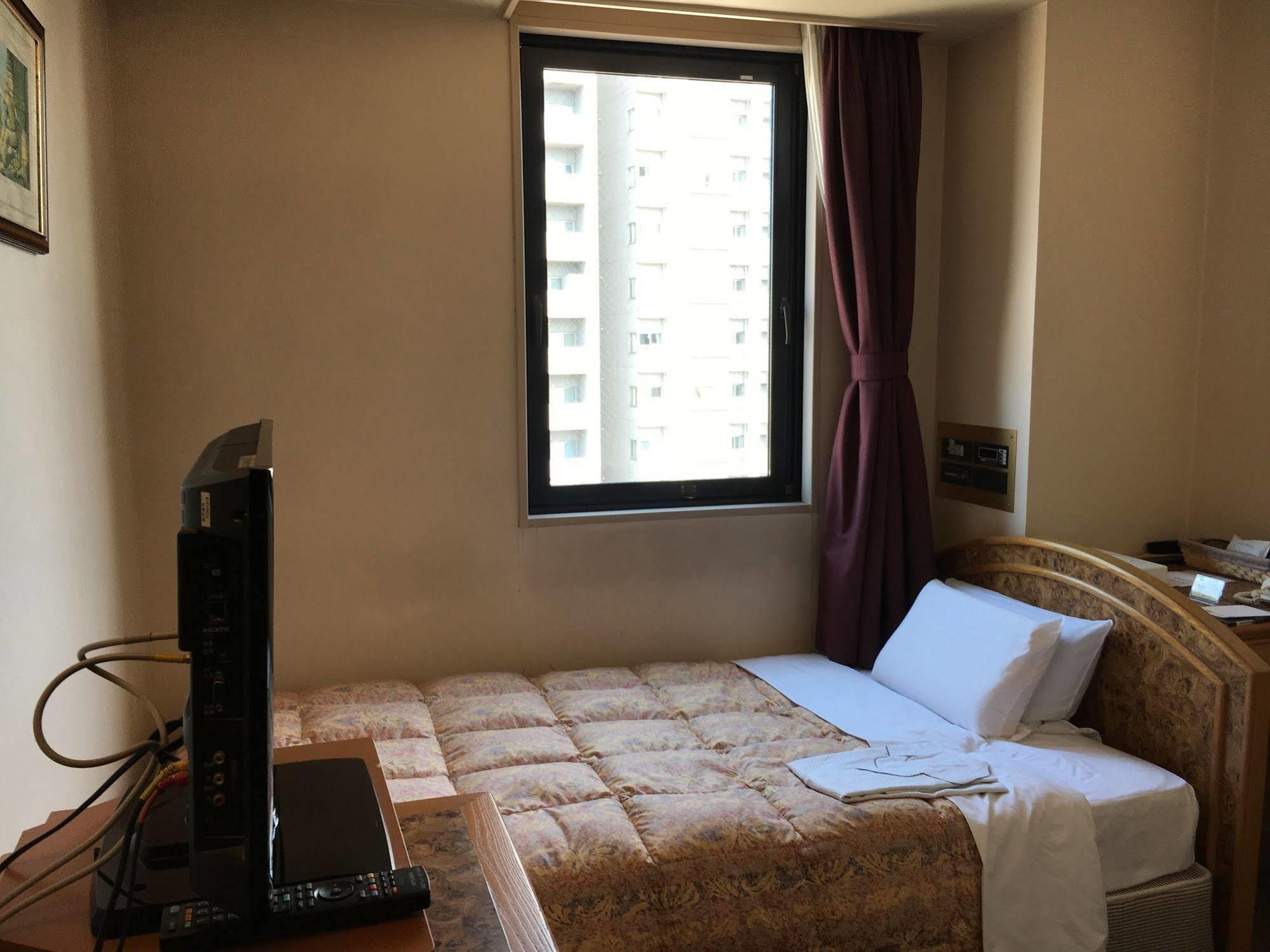 Fukuyama Rose Garden Hotel Dış mekan fotoğraf